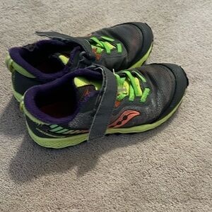 Saucony kids shoes size 2